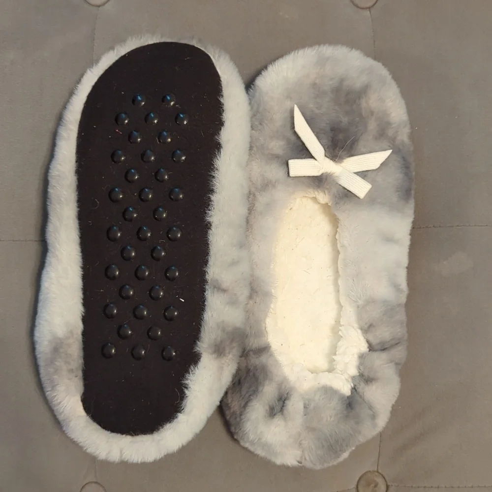 Slippers - Picture 2 of 2